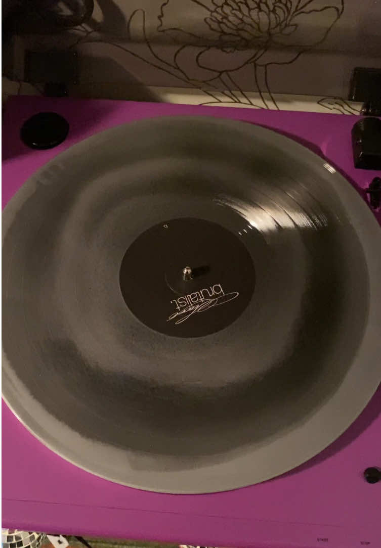 @Amber || Vinyl Collector❤️🔥