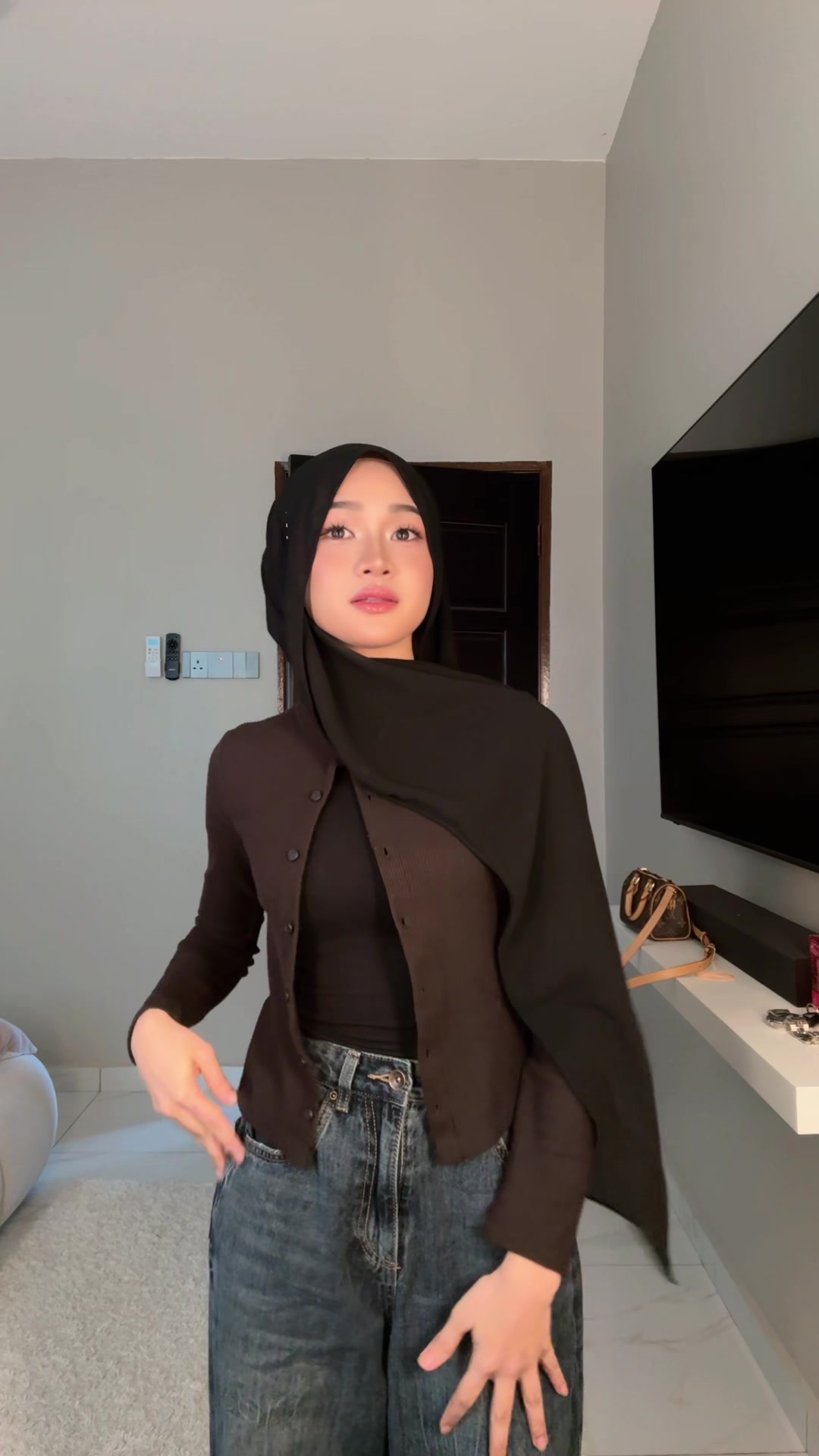 @Syaa Meoow 𝜗𝜚