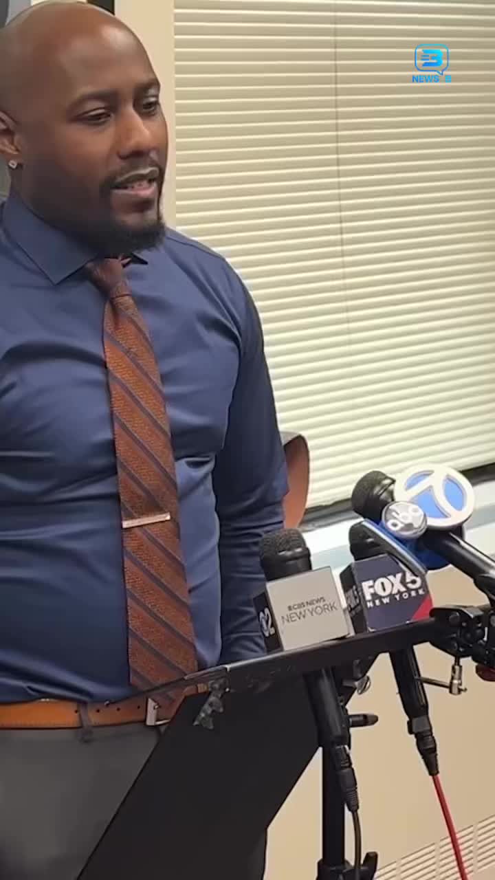 @newswithb