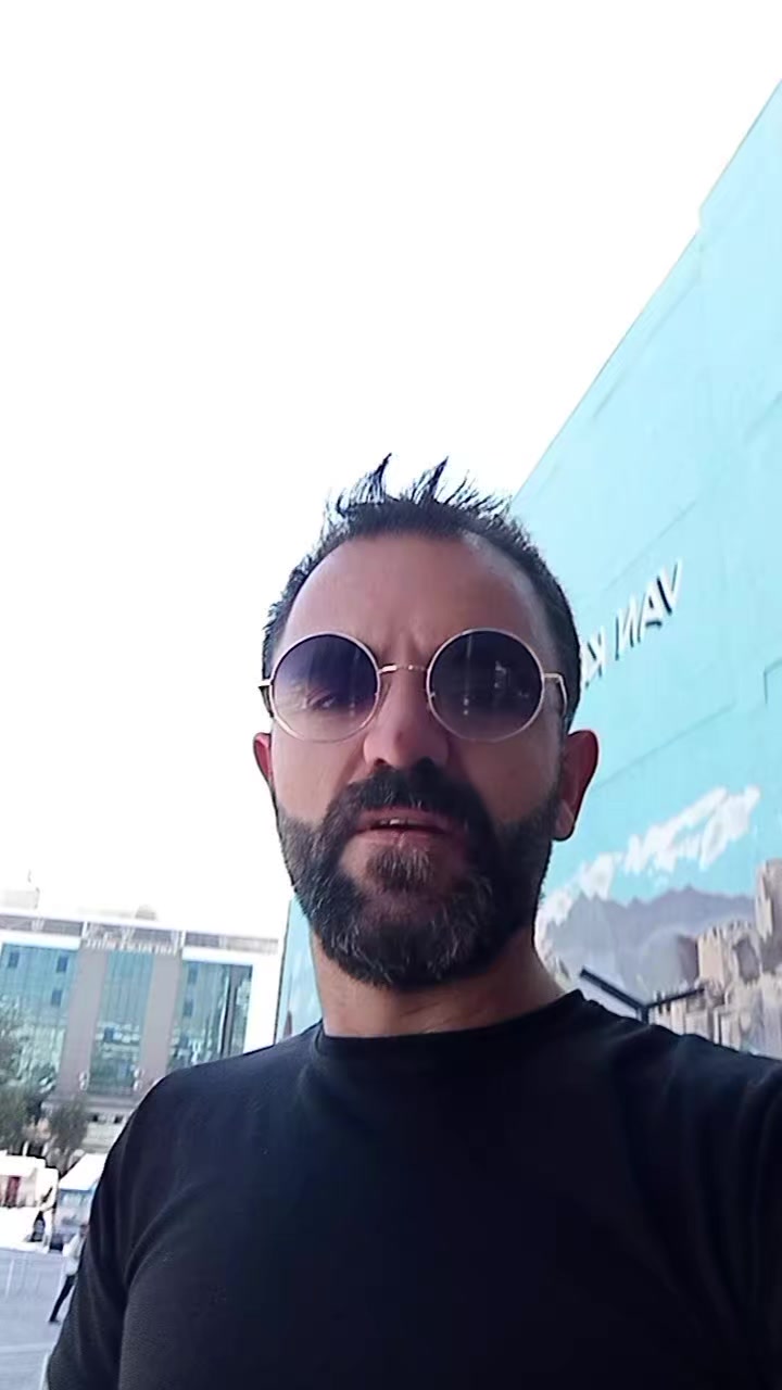 @HOZAN BAVER🎙️🎙️