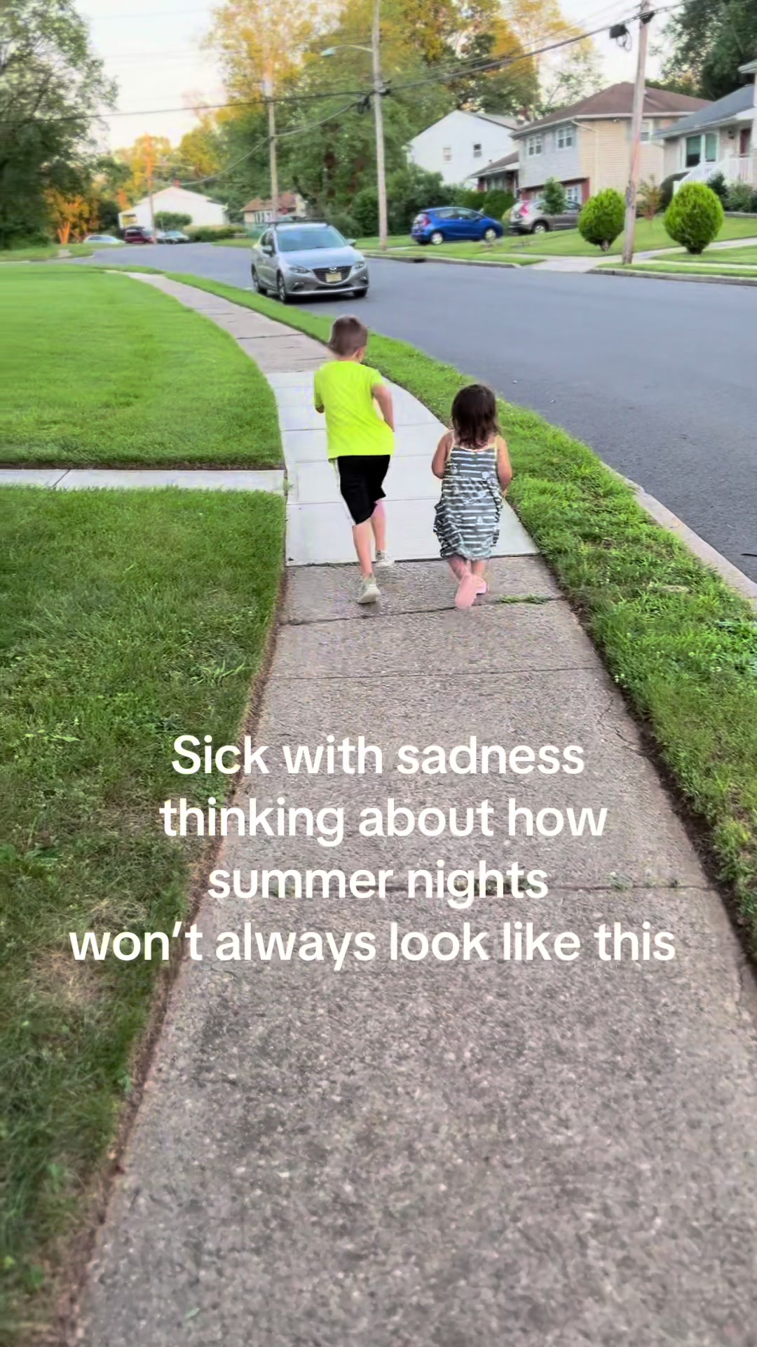 @themomglowup.co
