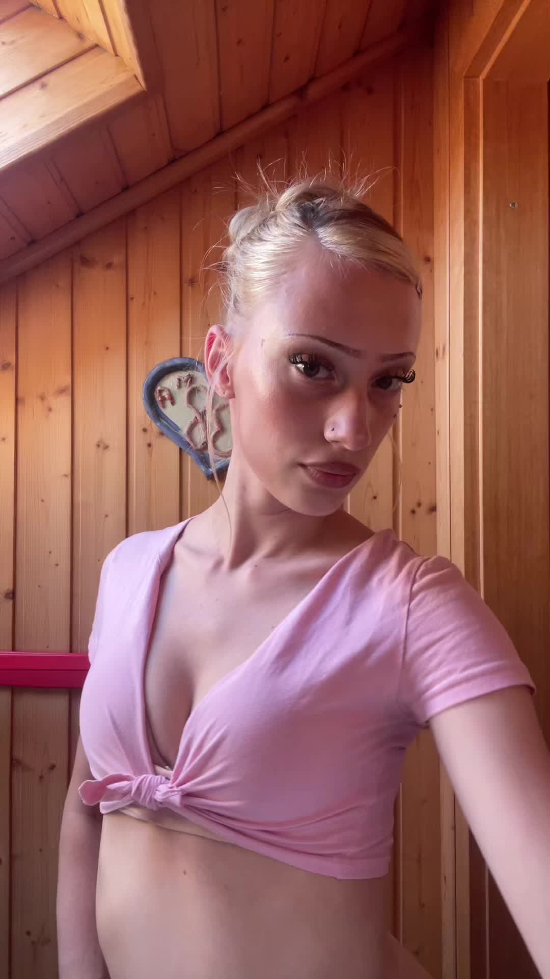 @👸🏼