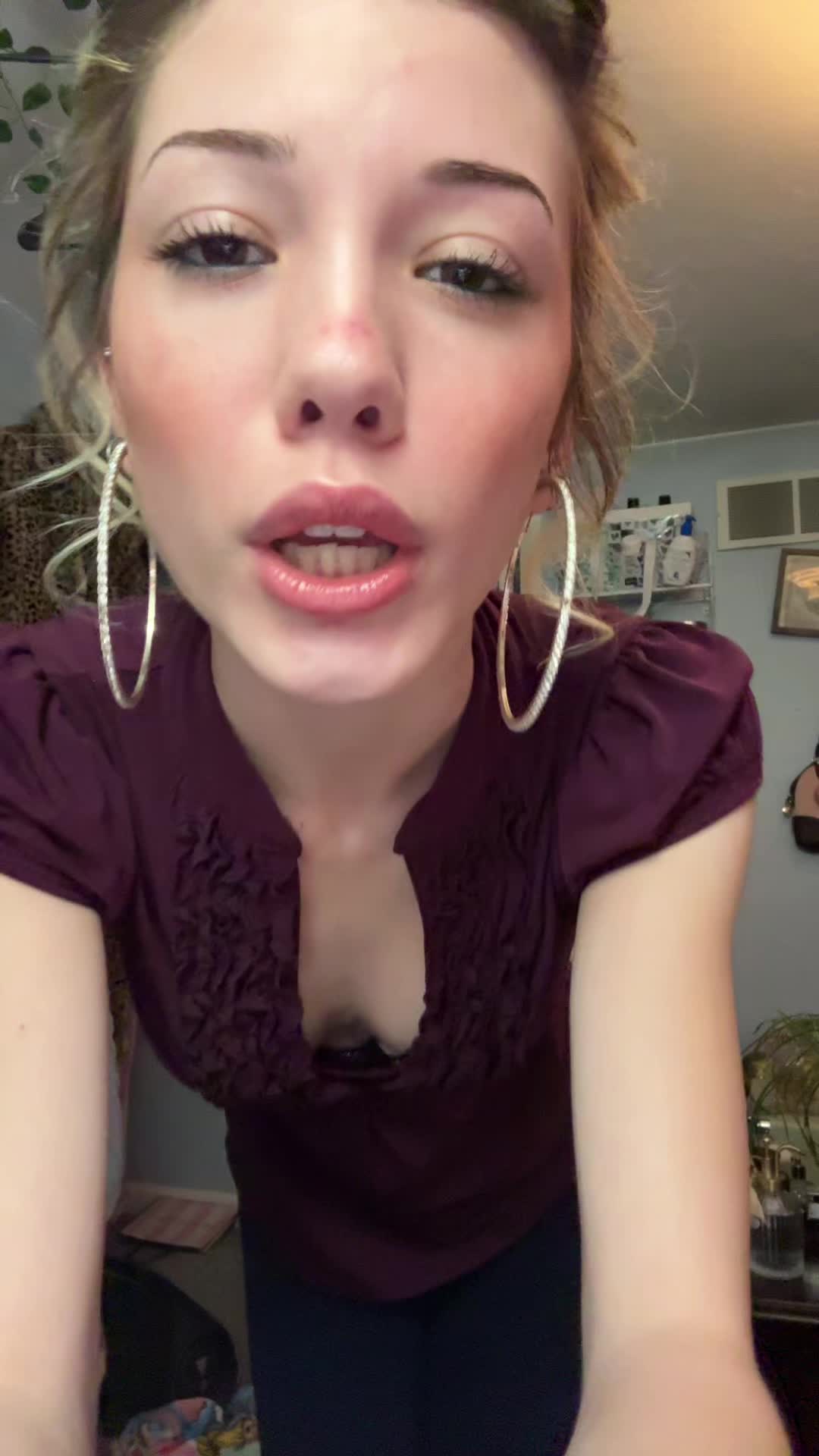 @d:mira$lynn:b