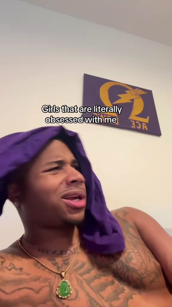 @_deewho