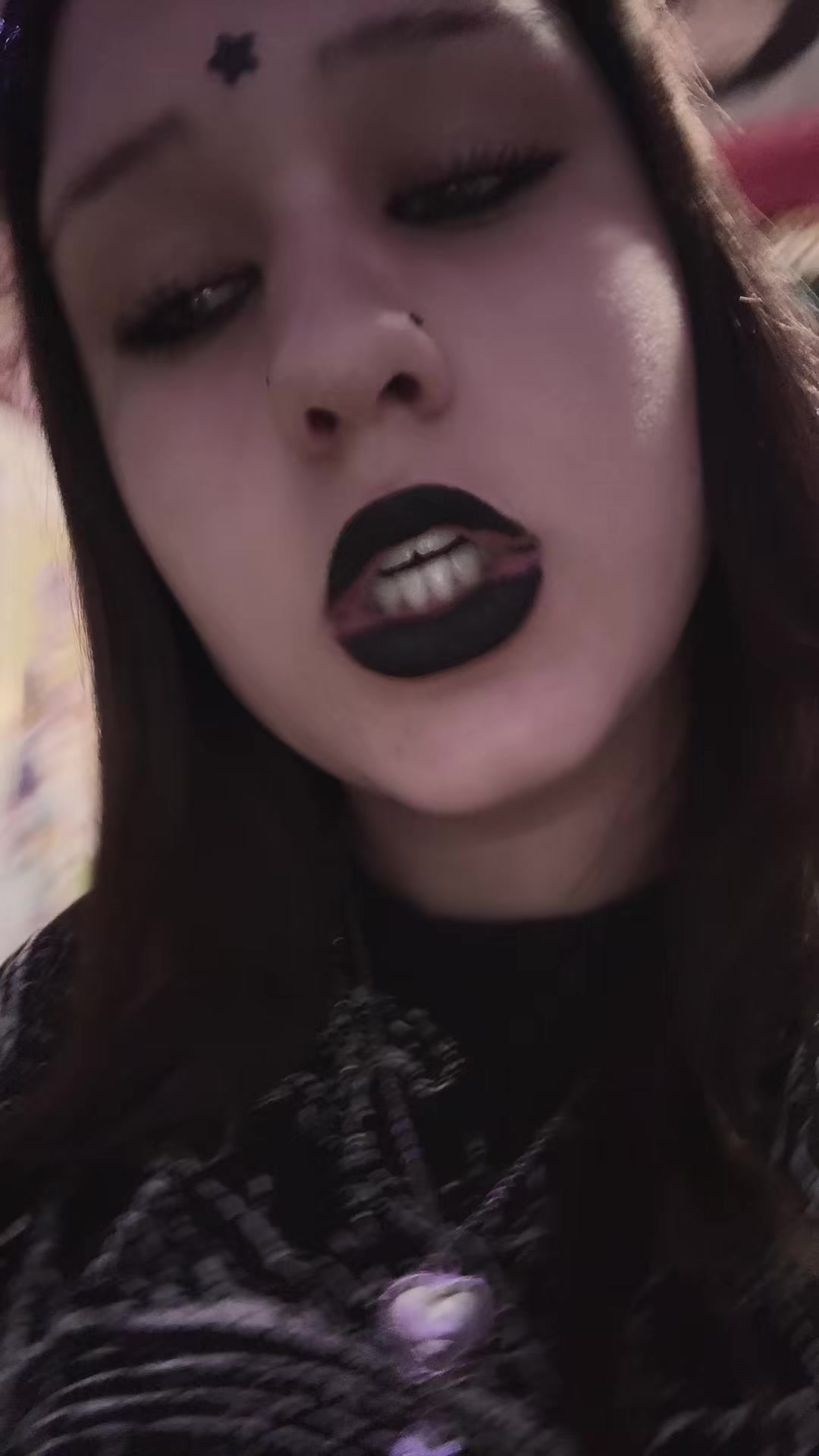 @𝔠𝔥𝔞𝔯𝔩𝔢𝔶