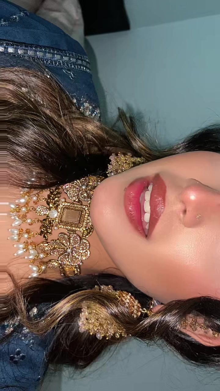 @Khadeza