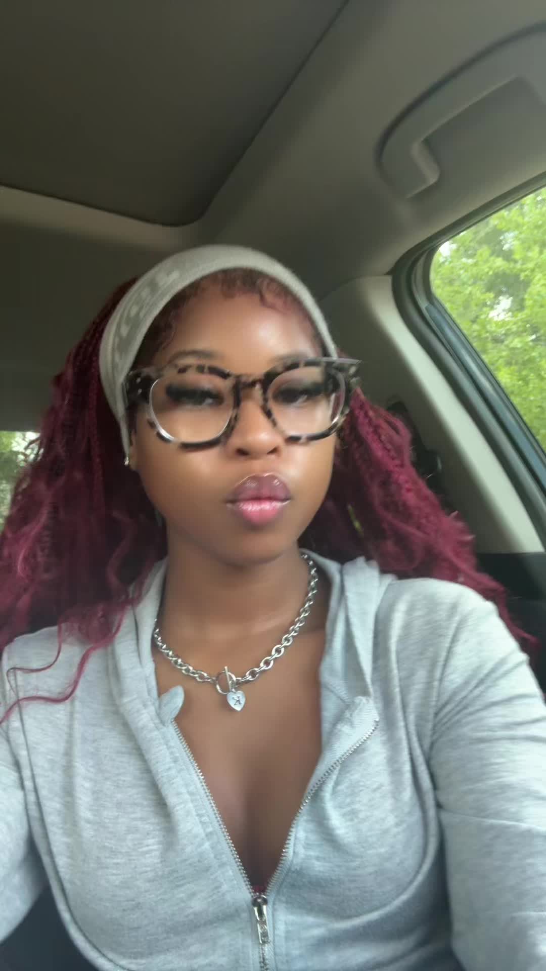 @thequeensarchivesssss