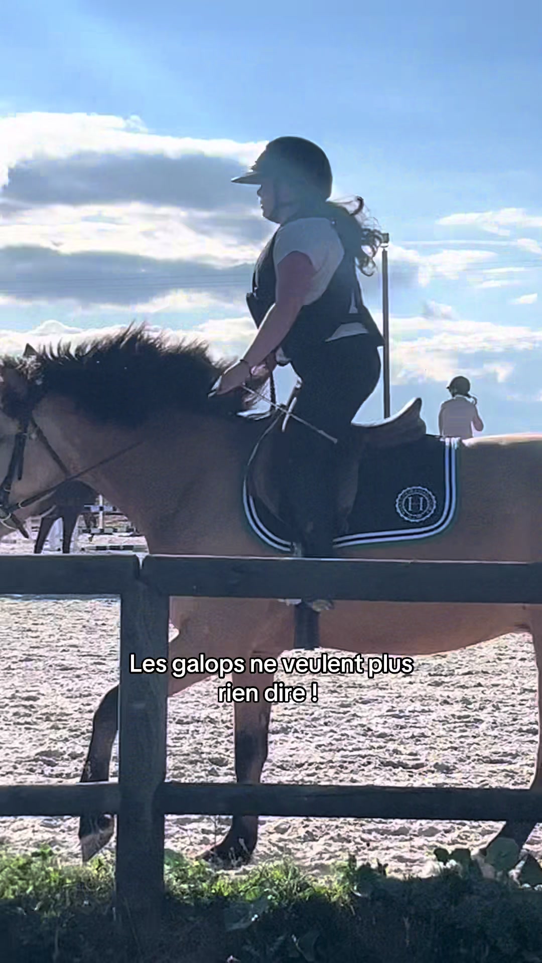 @RideWithL&eacute;a 🇫🇷