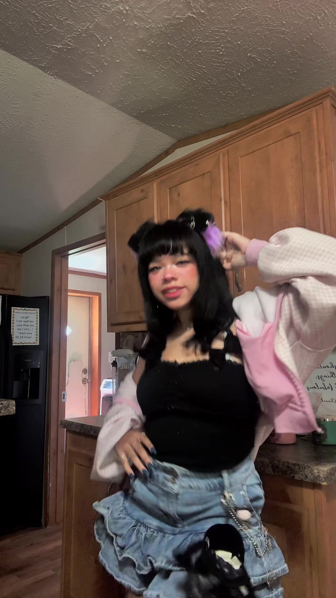 @Lilcrayon_