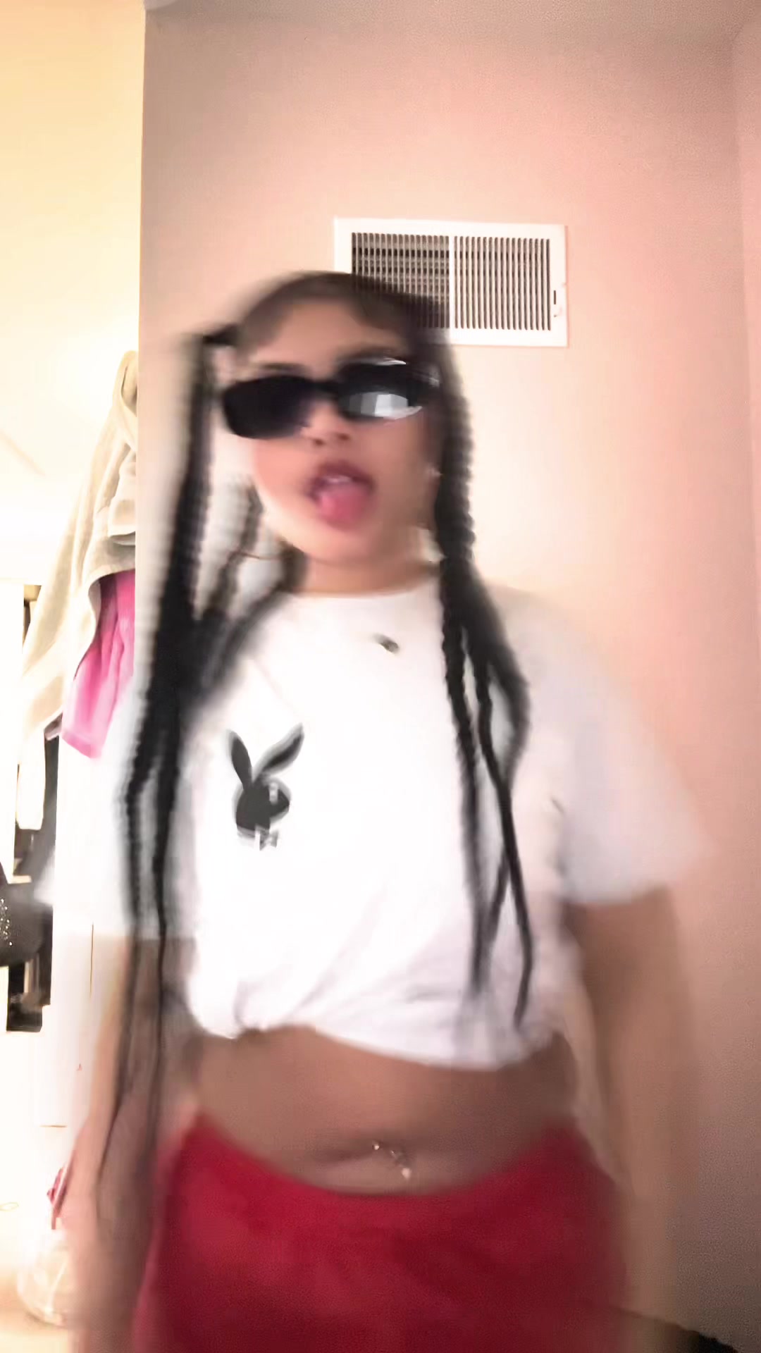 @⃟