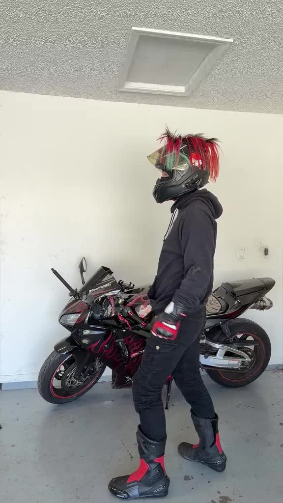 @Knuckles