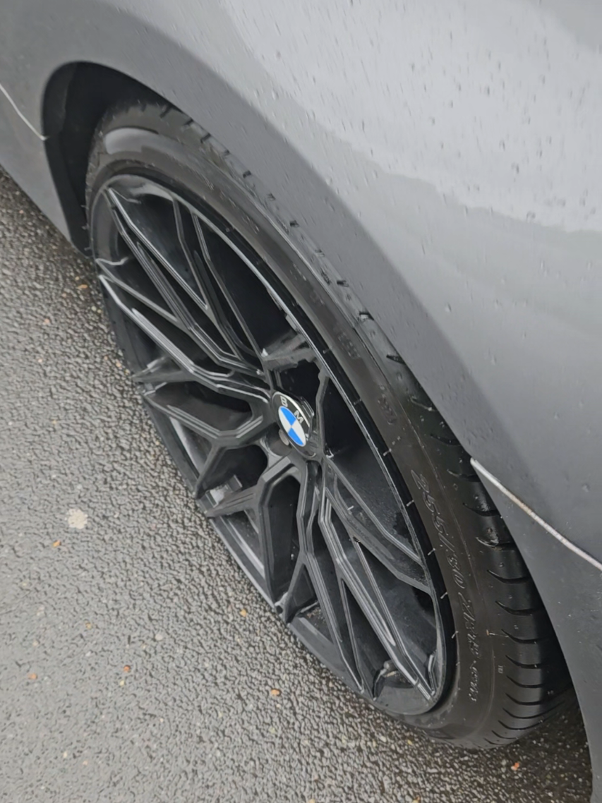 @Léon Quarz | E92 330i