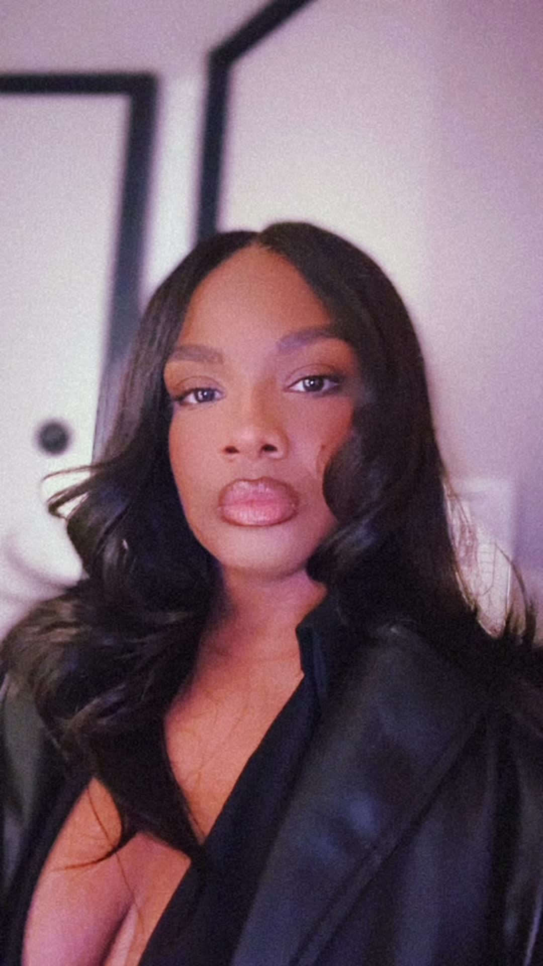 @Bella