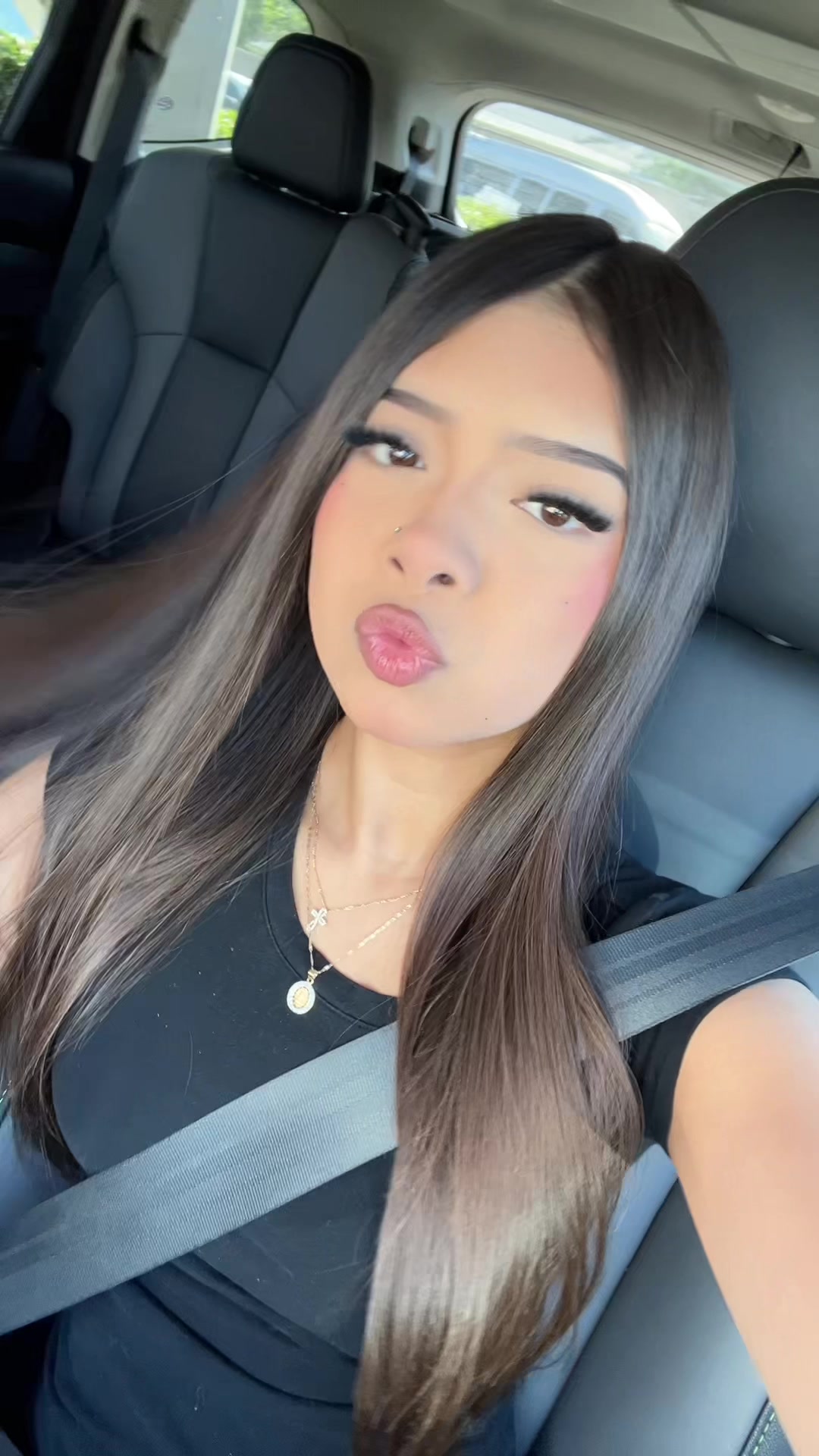 @⃟