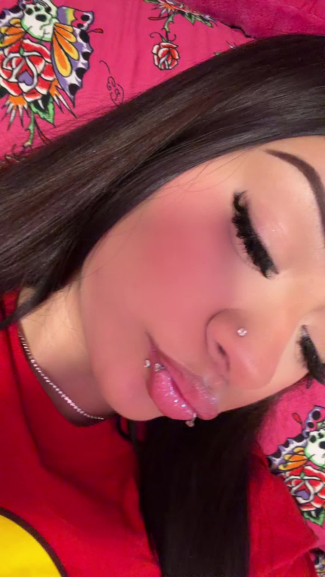 @yani ᥫ᭡