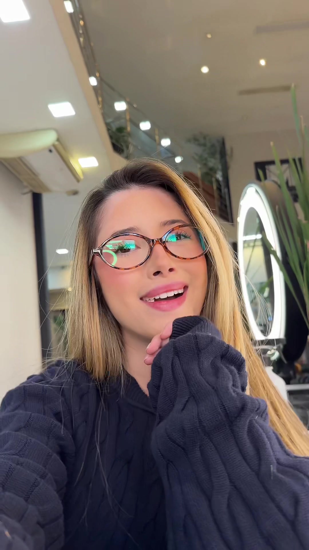 @laura