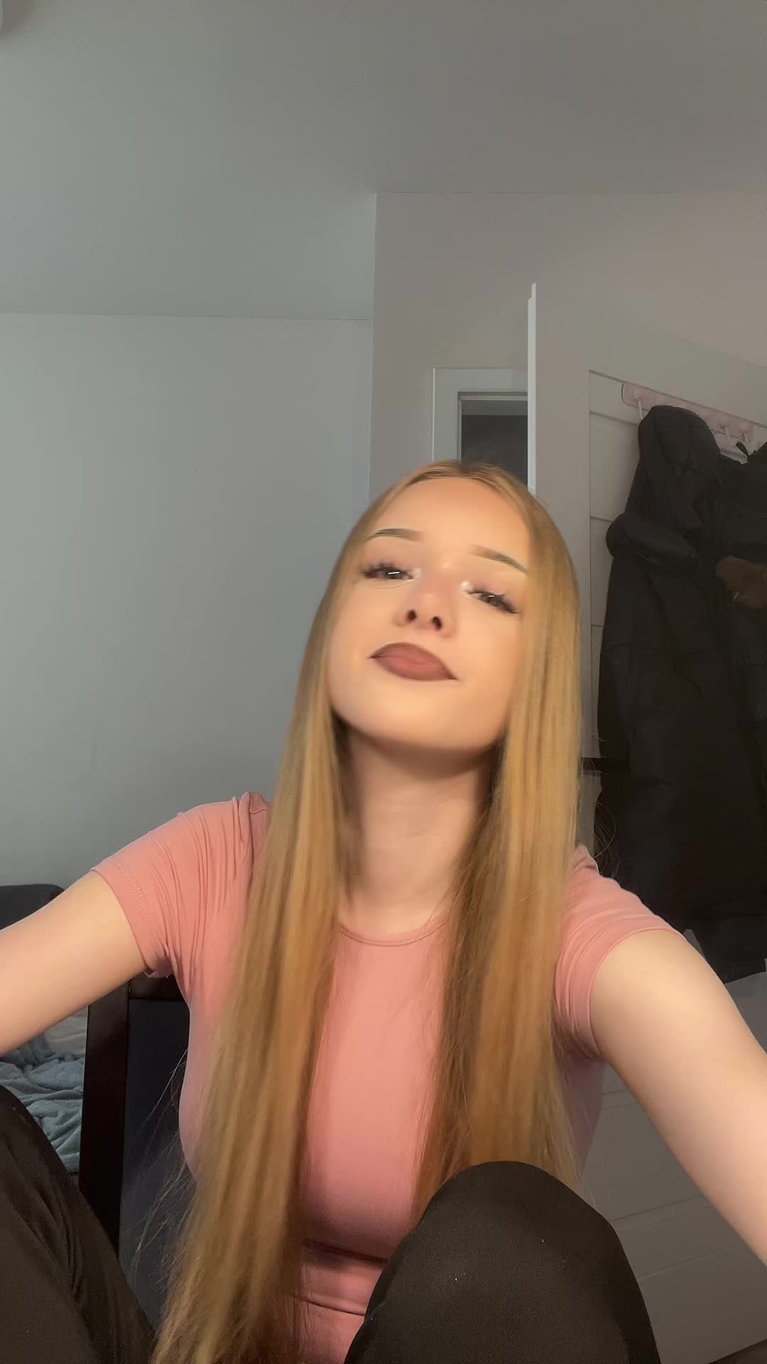 @𝓘𝓰𝓾𝓼𝓲𝓪 💕