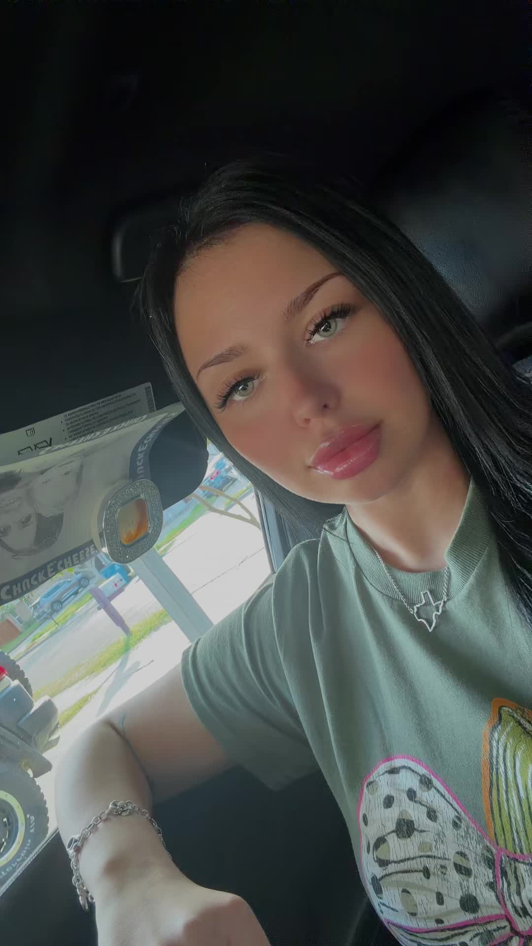 @🍒Carmen Henderson🍒