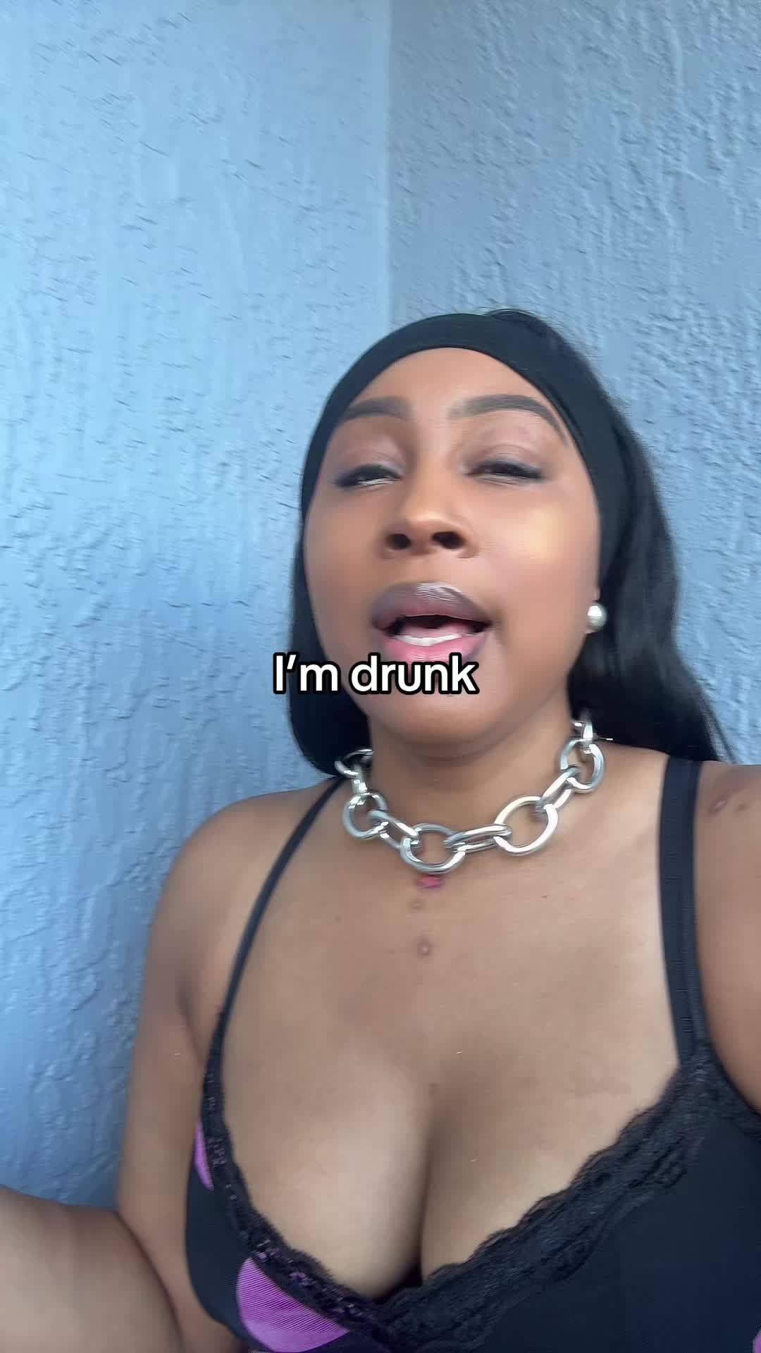@QweenQweezy