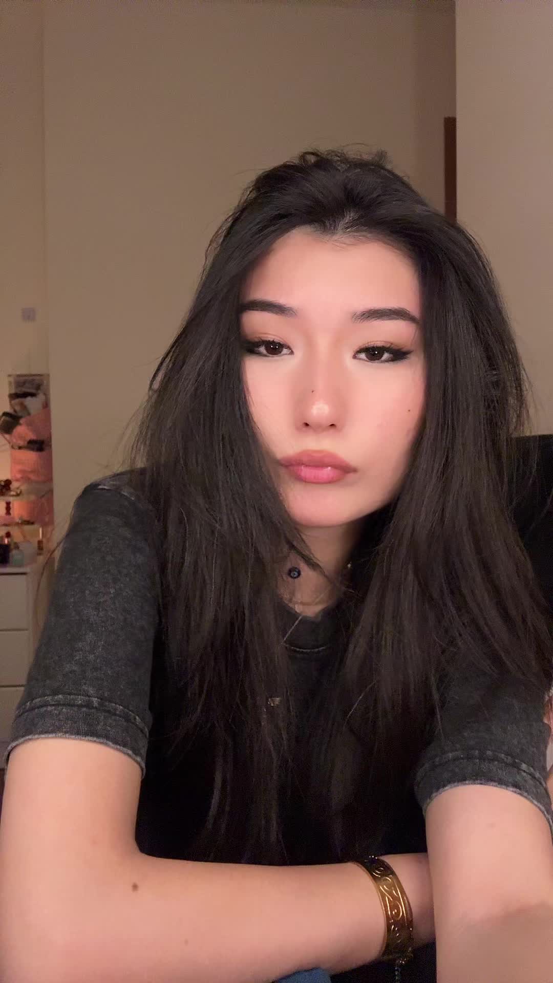@minëk