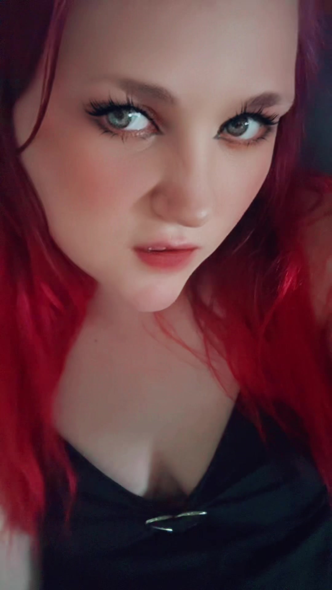 @foxyqueenbossred🦊