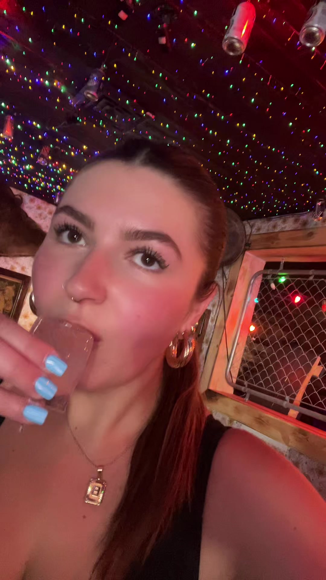 @bella