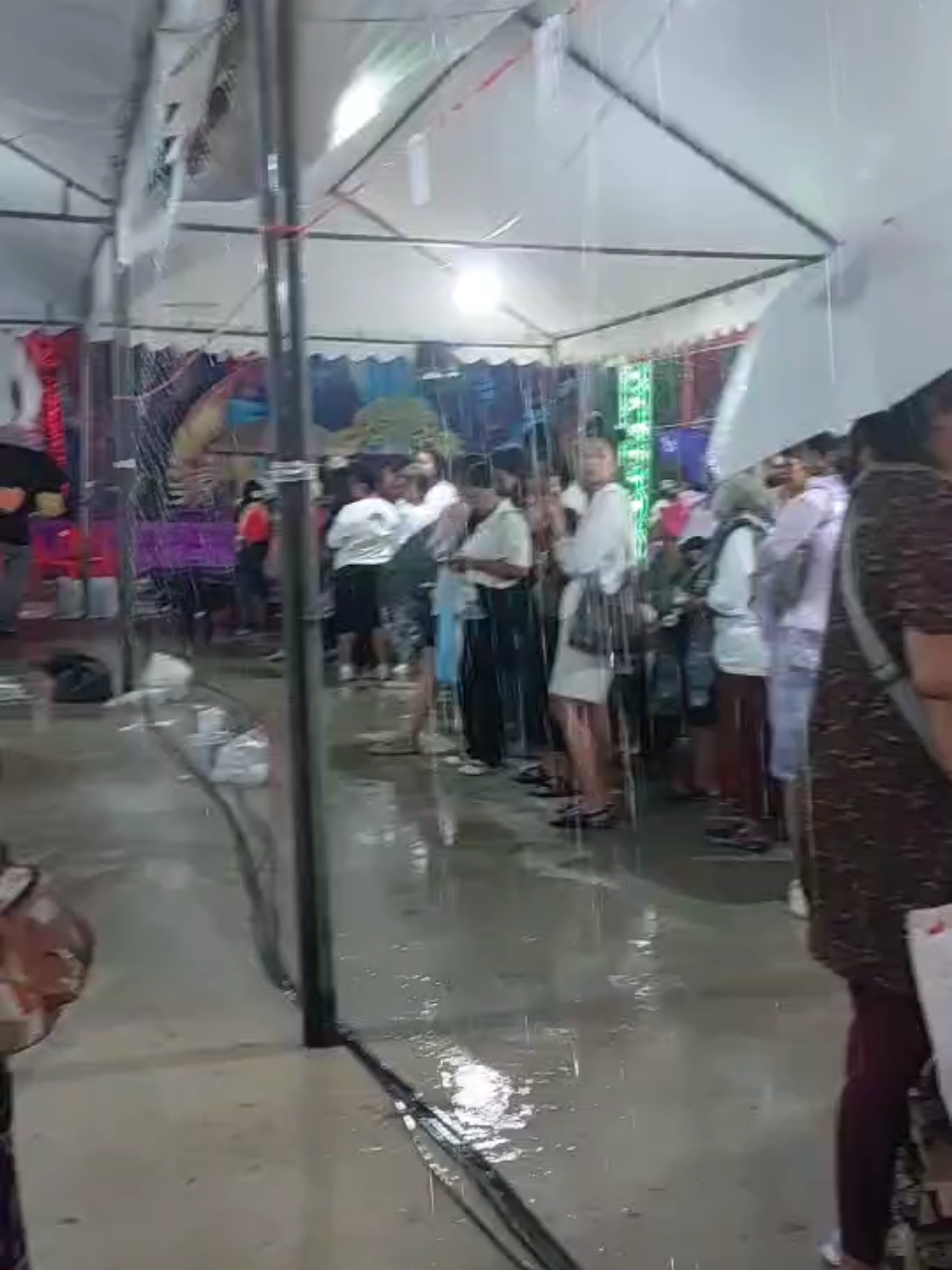 @แก๊งตู้ซิ่งของเนตรชนก