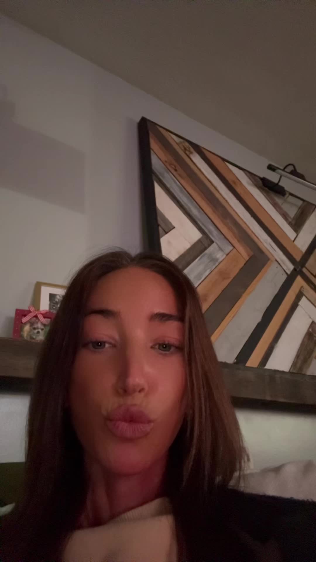 @isabella