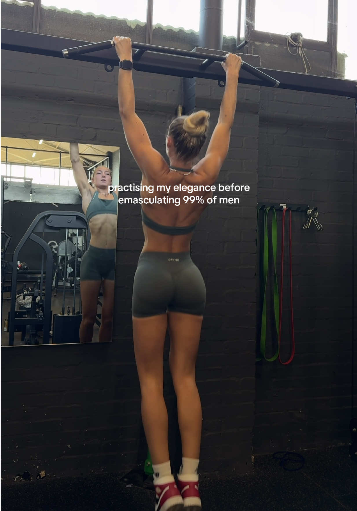 @ellourafit