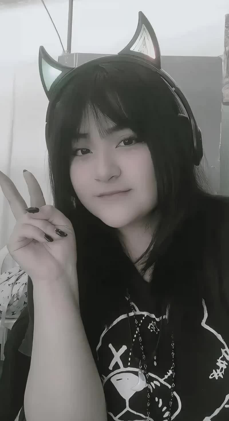 @Lilo_🖤🥀