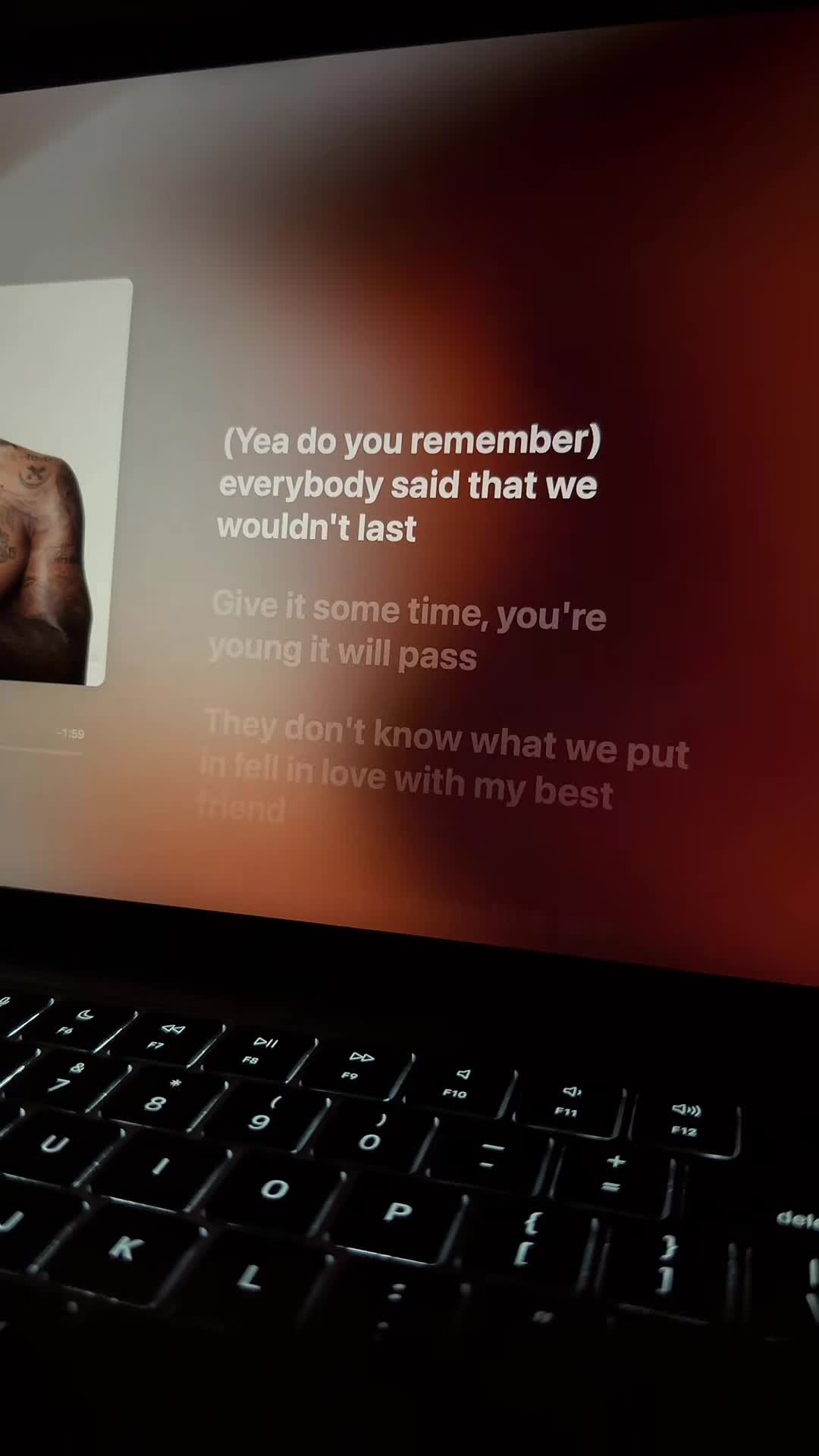 @🎧
