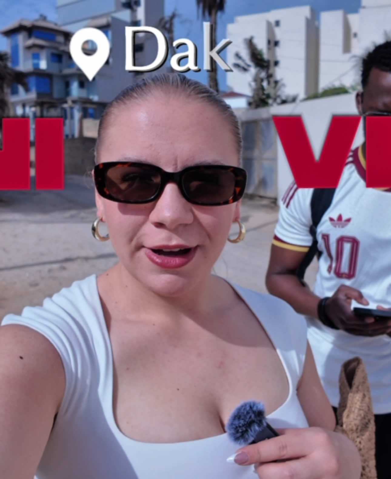 @Laura🇸🇳🇫🇷