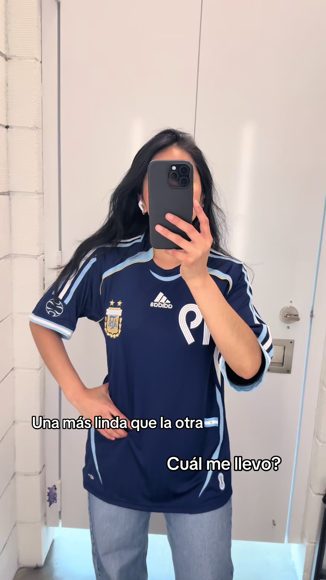 @esmeesposito_