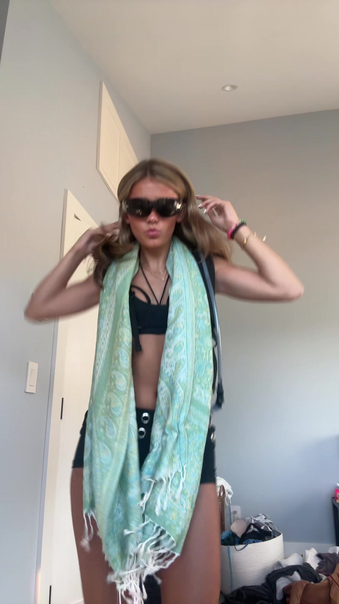 @g