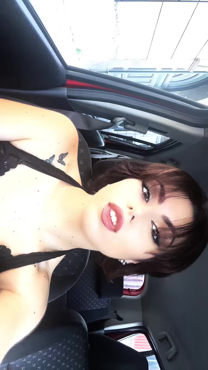 @Rosie_