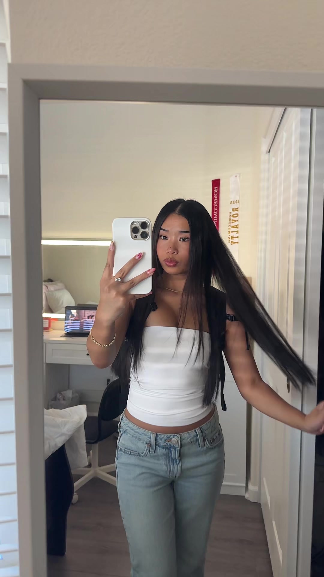@￴￴