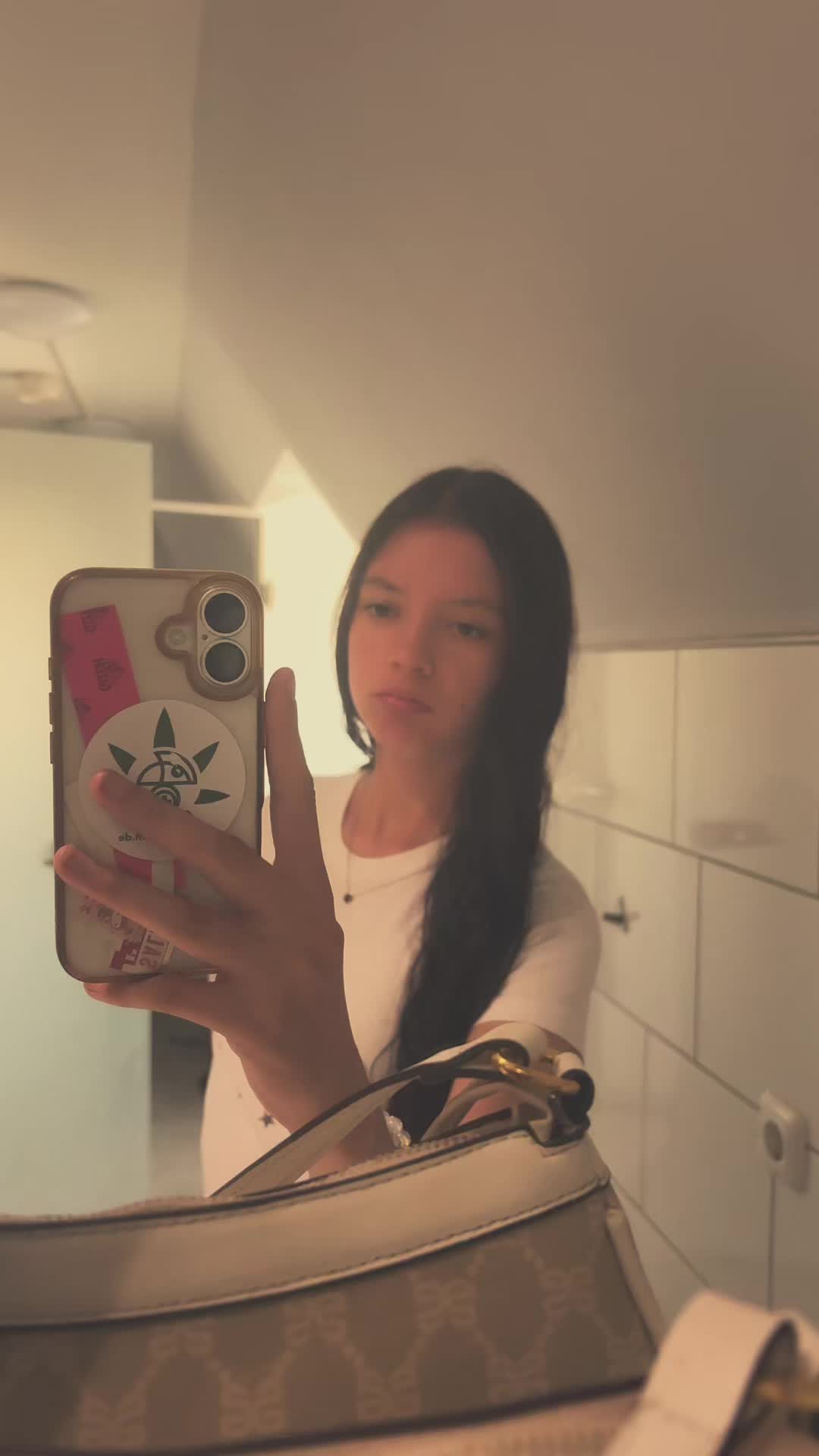@𝐄𝐦𝐦𝐲