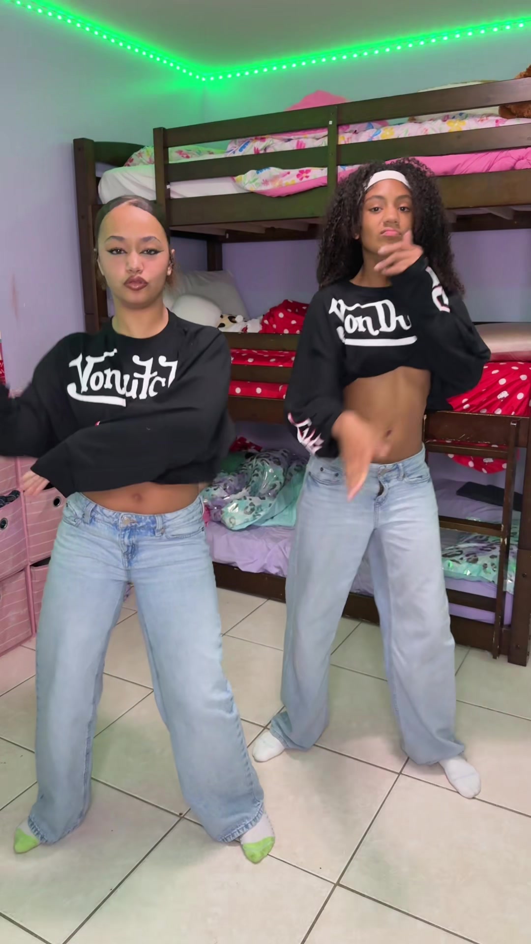 @DemDaddysGirls4