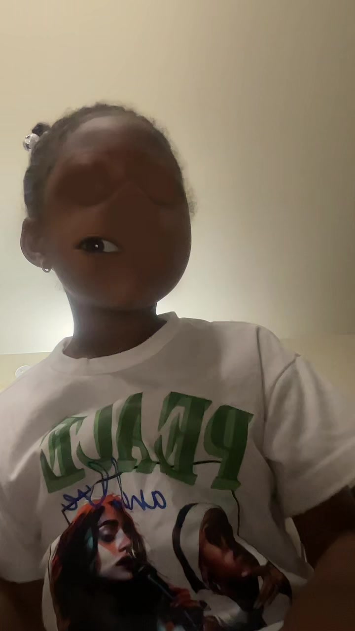 @iwannabelyr3