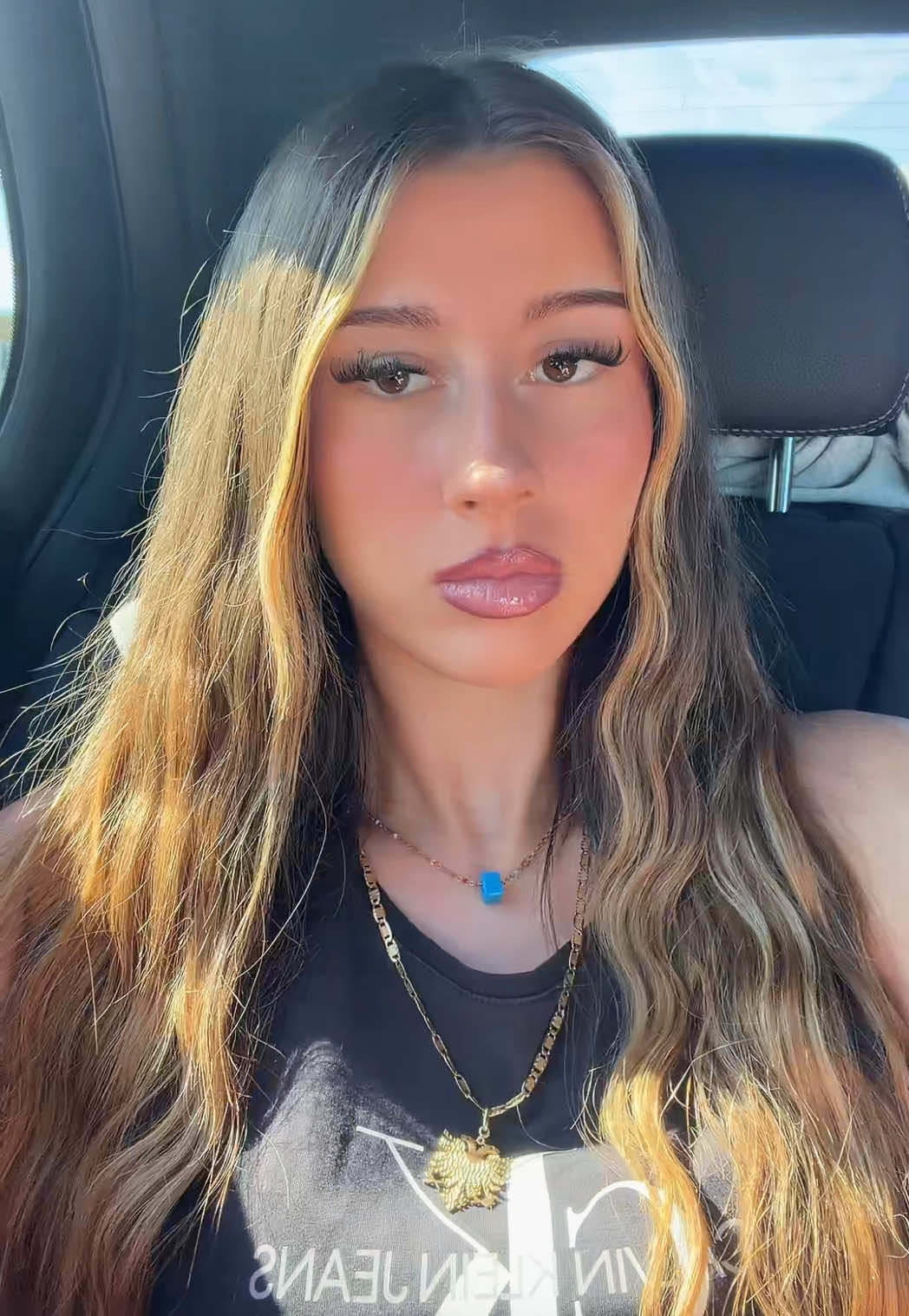 @𝑨𝒅𝒆𝒍𝒊𝒏𝒂