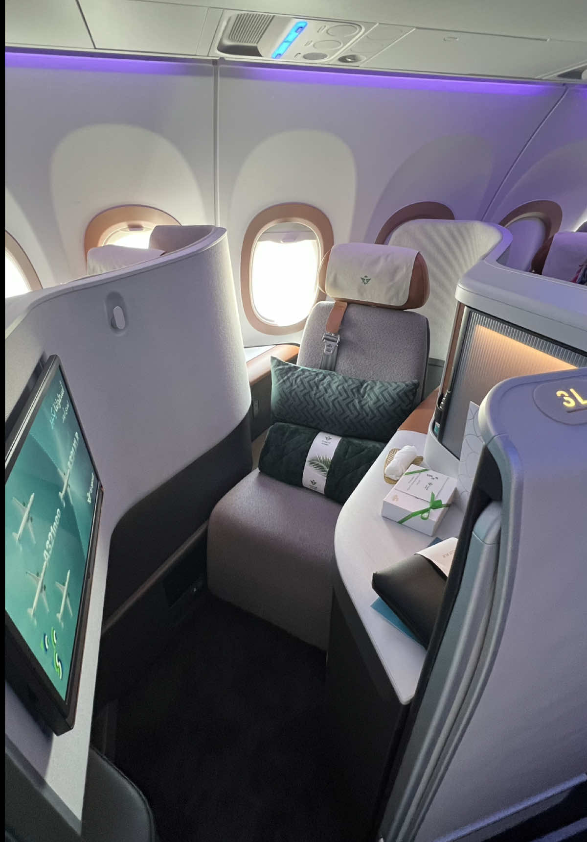 @عثمان  الملحم ✈️💳