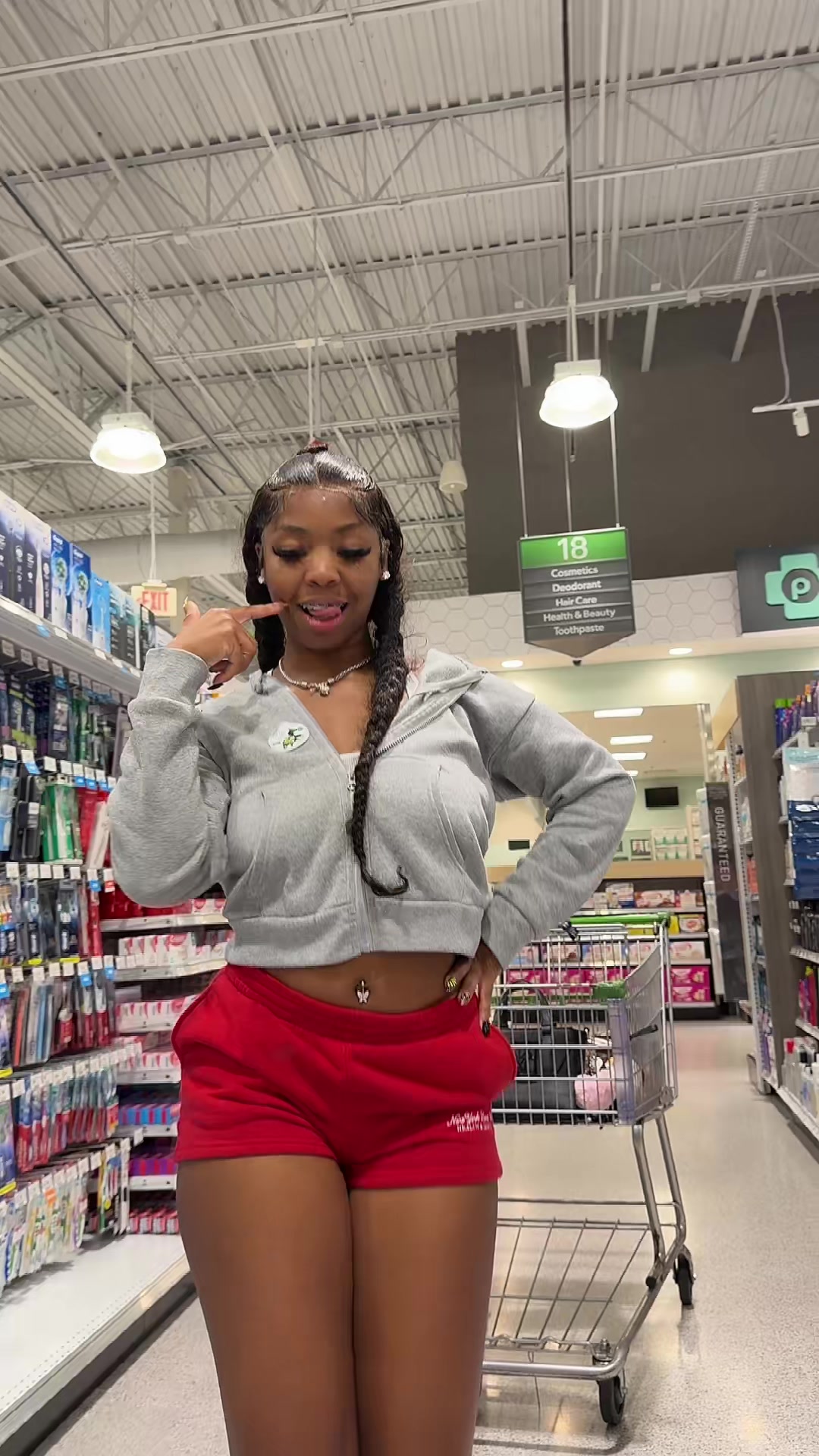 @Moniee B. 🤍