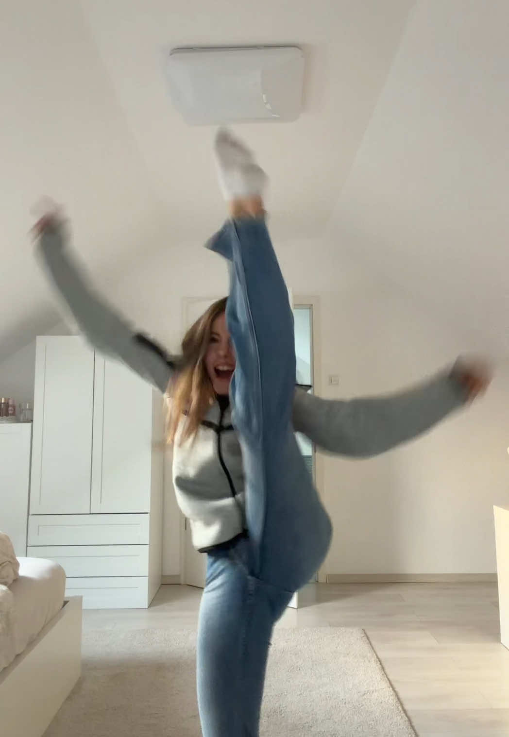 @𝐭𝐨𝐧𝐢