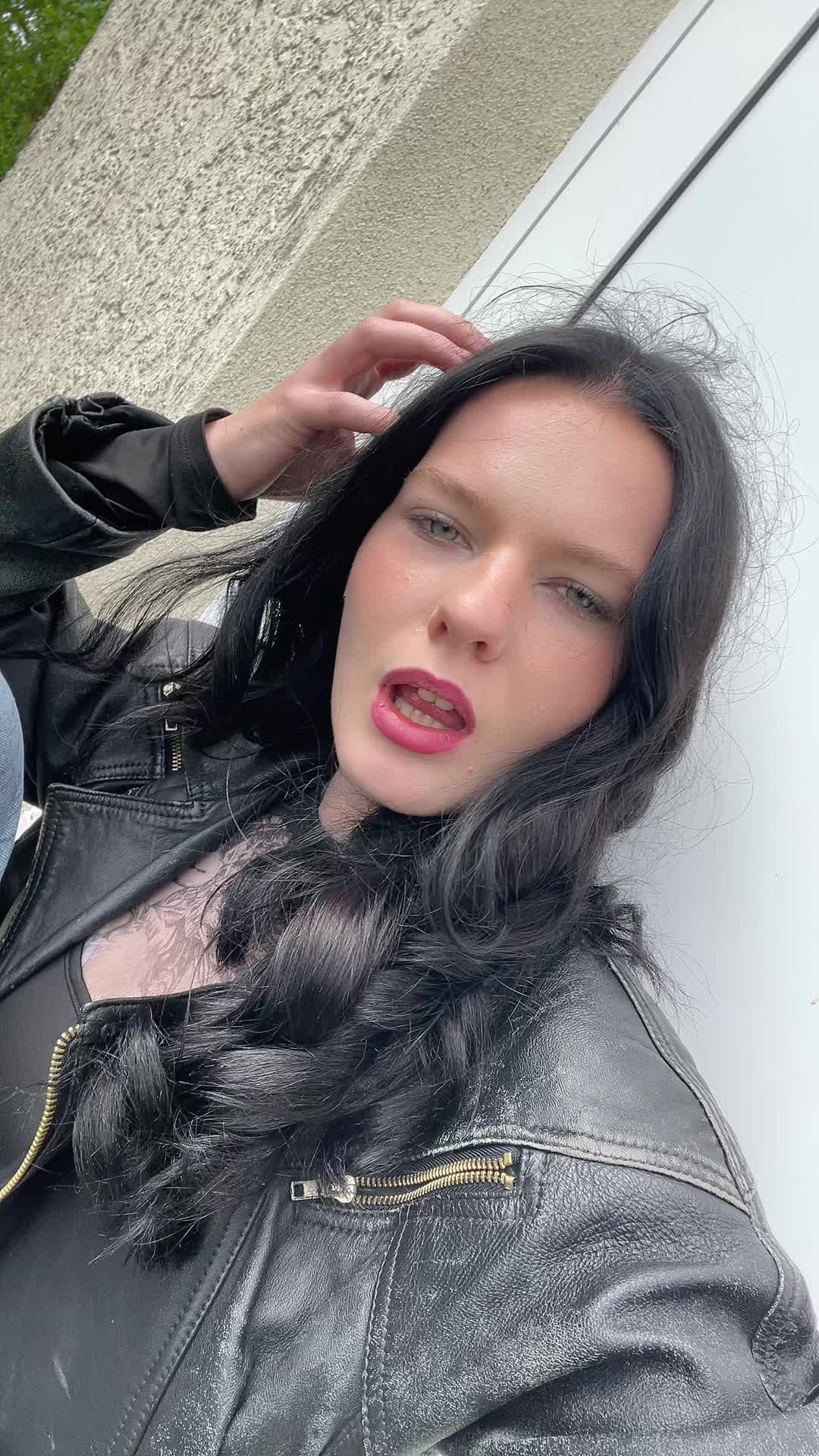 @EMI🦖
