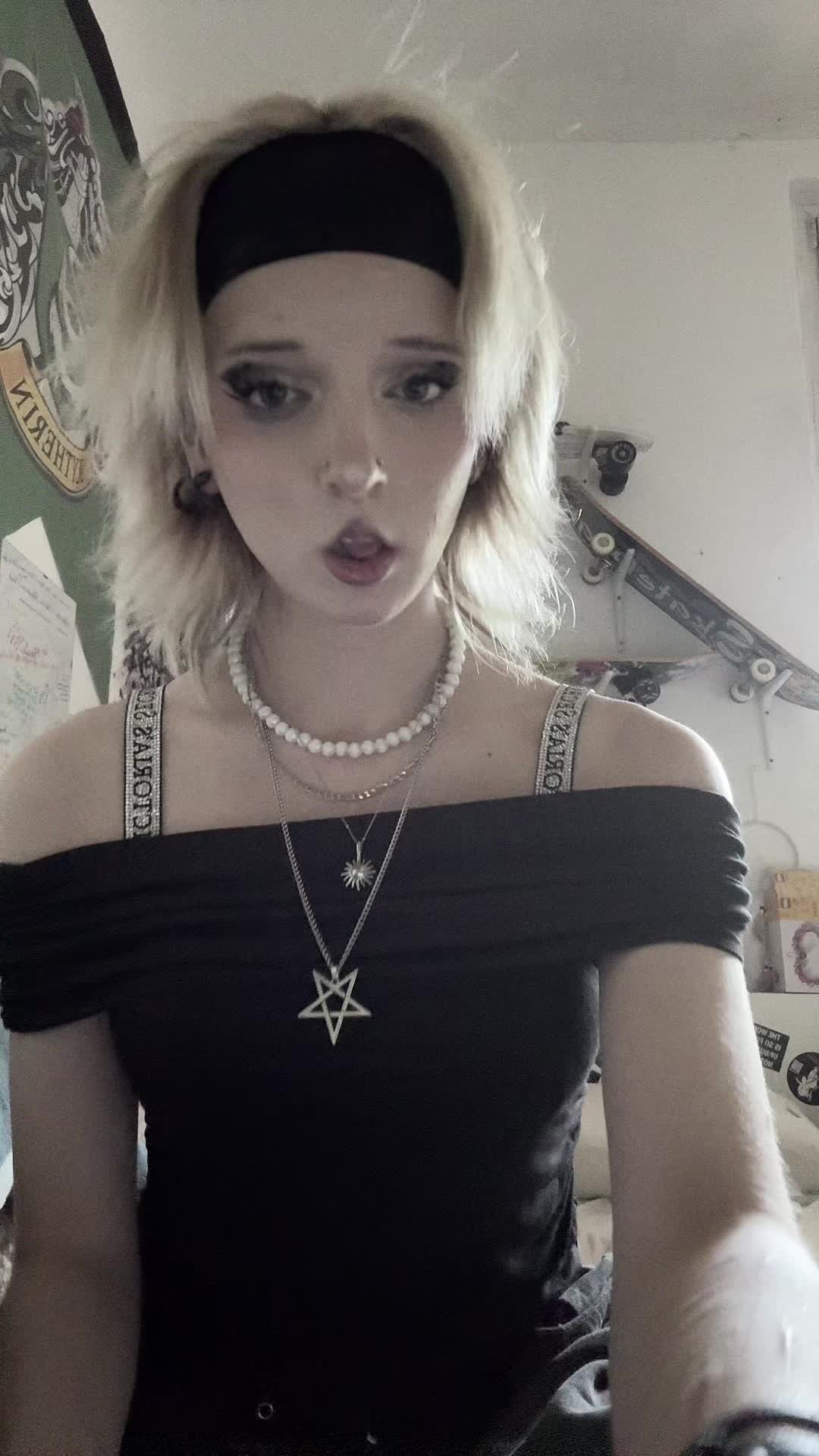 @shiny_vampp