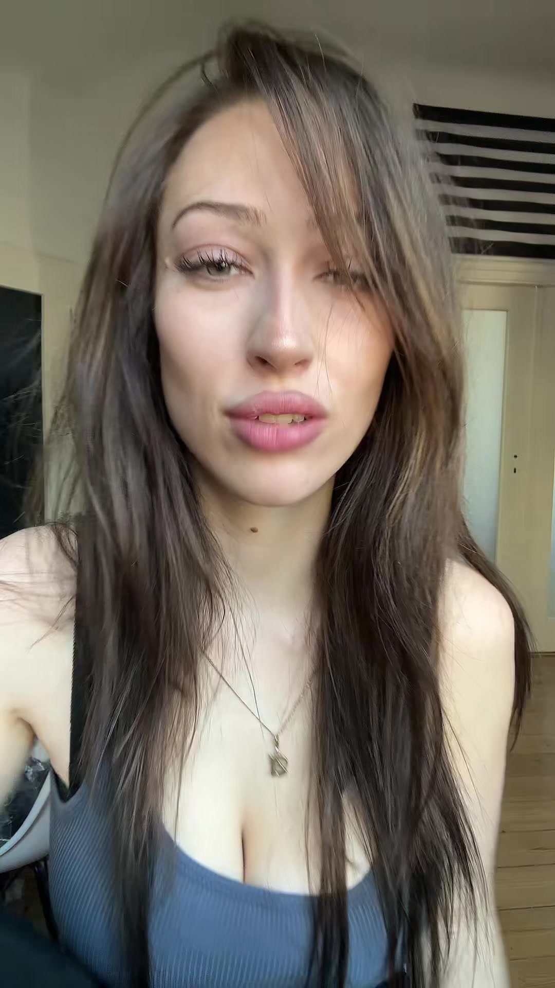 @hellcazlookneon