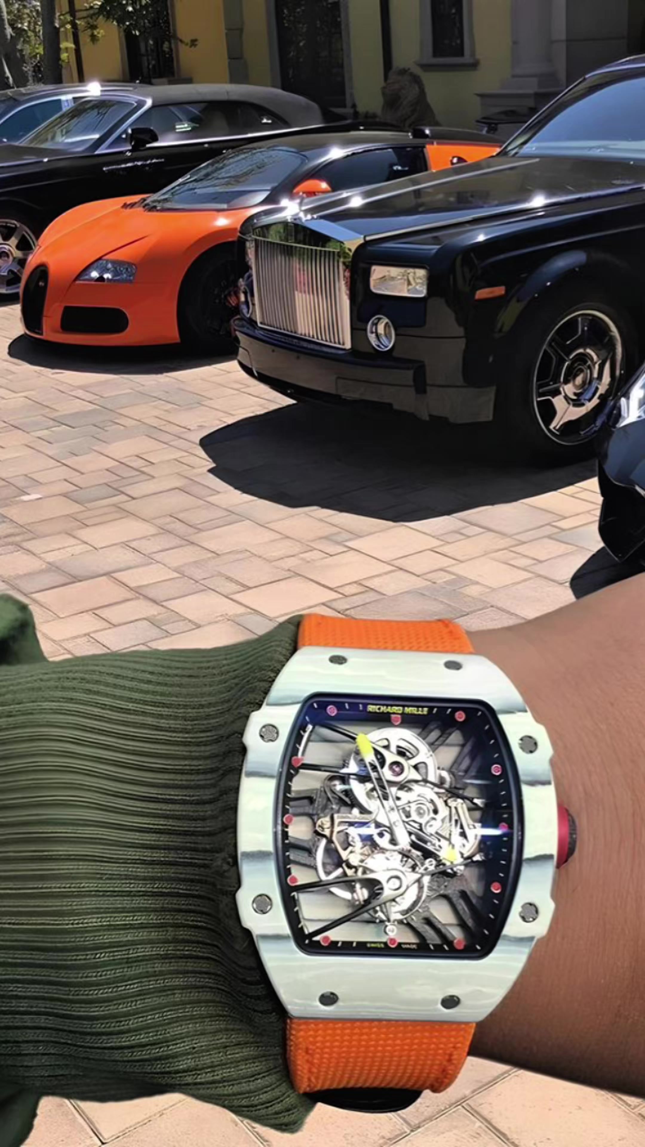 @Luxury