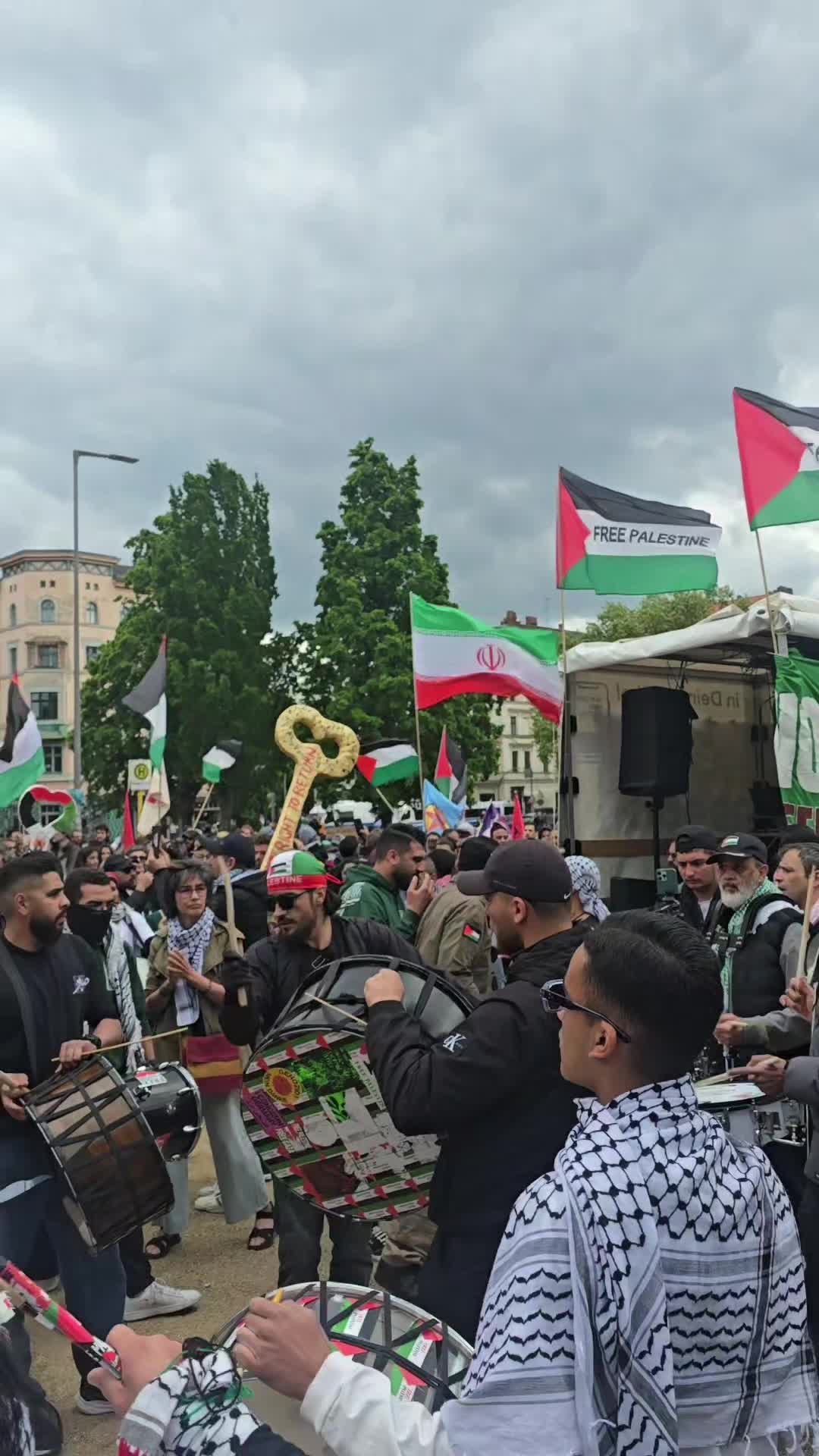 @MomOfPallis🇵🇸
