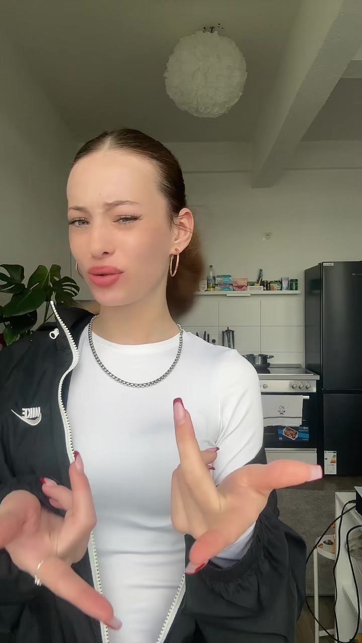 @Sxrah19