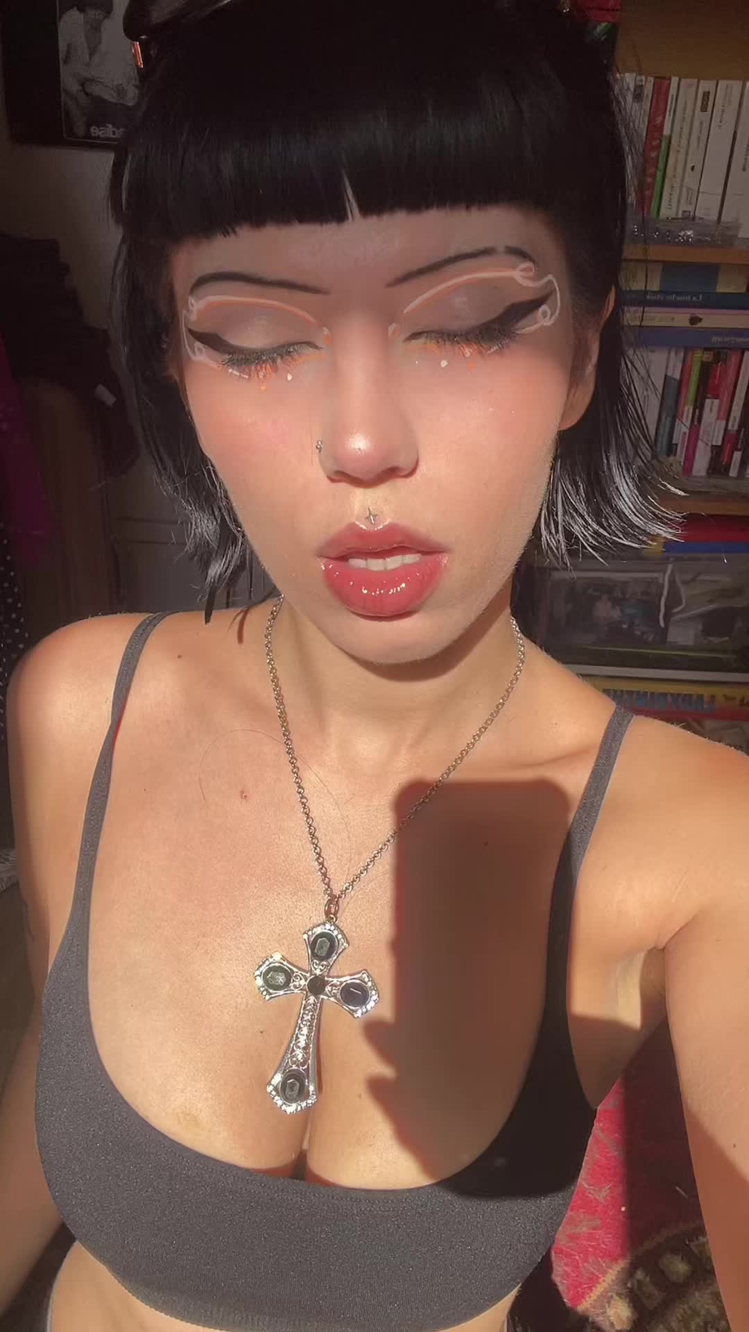 @Julia 🩴🫦